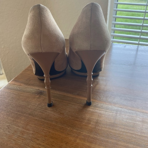Authentic Gucci Suede Bamboo Heel Pumps - Picture 3 of 11